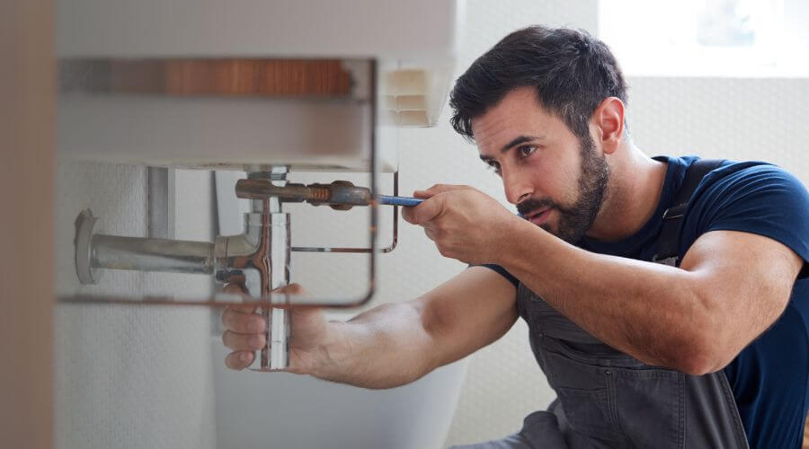 Water heater thermostat replacement in Kingsbury, IN